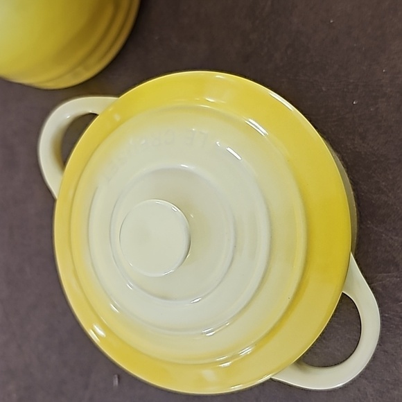 NWT Le Creuset Mini Cocottes Set of 2 + Matching Mug 8oz CK Soleil (Yellow) - Picture 2 of 8